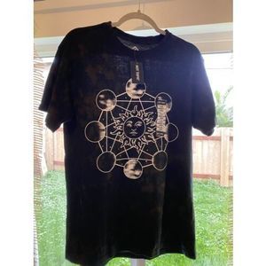 Hot Topic Sun/Moon Size L Bleach Graphic Tee Shirt New w Tags*